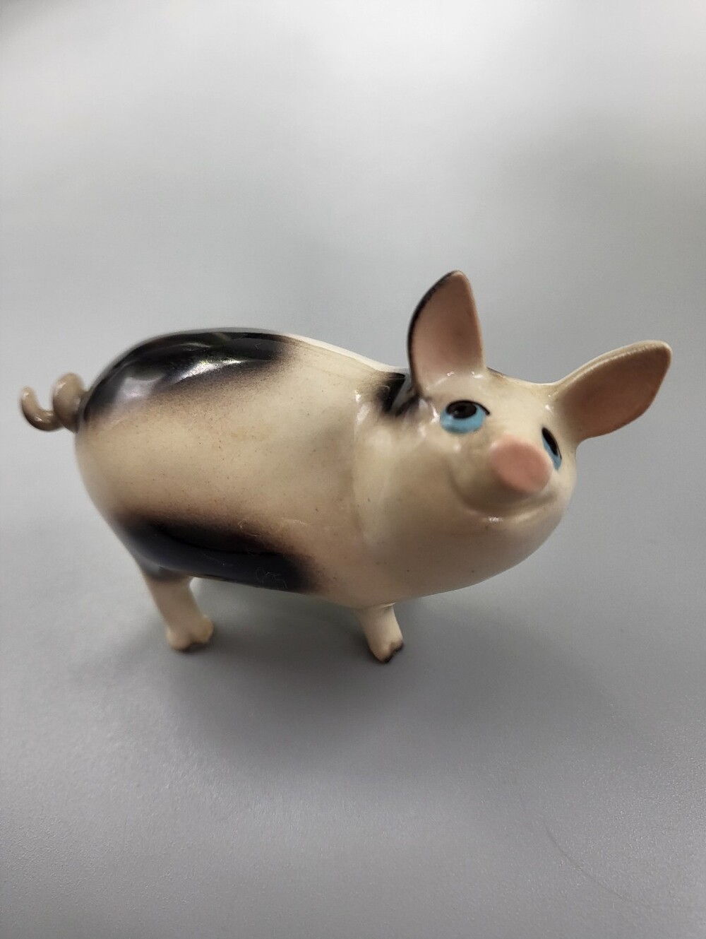 Hagen Renaker "Papa Pig" Model #2078 - Collectable Porcelain Figurine Retired